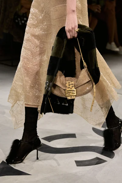 Look 189